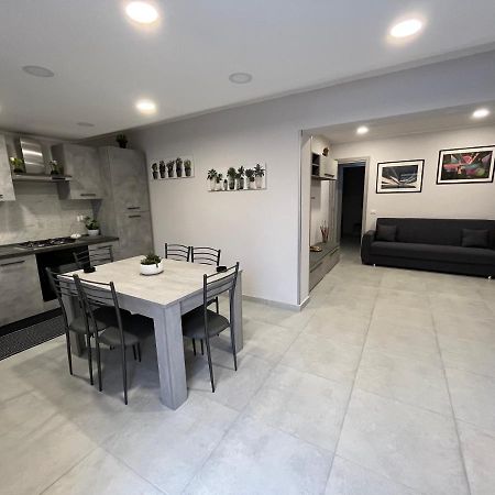 Baciati Dal Sole Apartment Catania Luaran gambar
